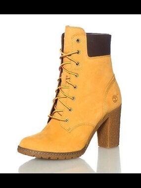 Size 11 Wide!!! Timberland Wheat Lace-Up Heeled Boot for Women